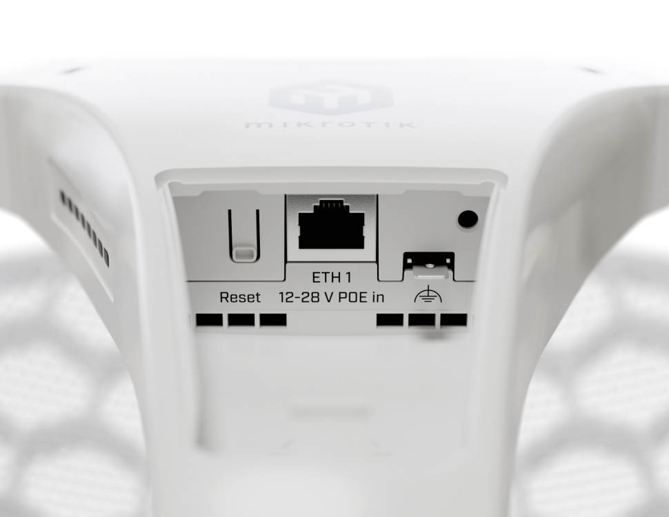 Беспроводной маршрутизатор с антенной MikroTik LHG XL 5 ax