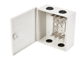 Коробка распределительная на 3 плинта пластиковая (18*7,5*17см), замок