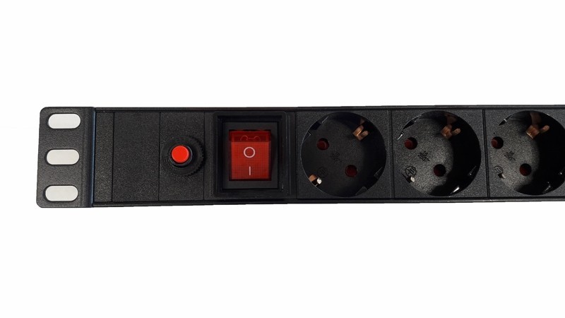 Блок розеток 19, 10-16A, 8 розеток (4 шт EU + 4 шт C13), без шнура, выключатель, с защитой, корпус металл, черный