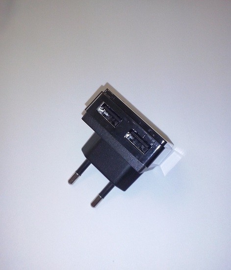 Домашнее универсальное зарядное устройство USB, 2 порта, 5В, выходная сила тока 1А, черный, п/пакет, Netko РАСПРОДАЖА